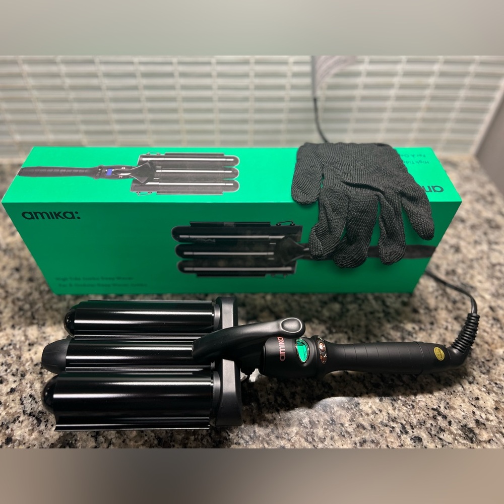 Amika Jumbo Waver